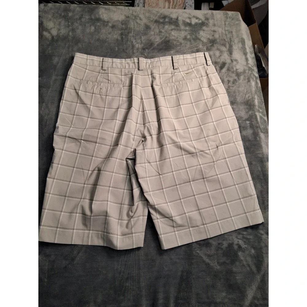Nike Golf Dri-FIT Mens Grey Plaid Flat Front Performance Shorts‎ Size 36